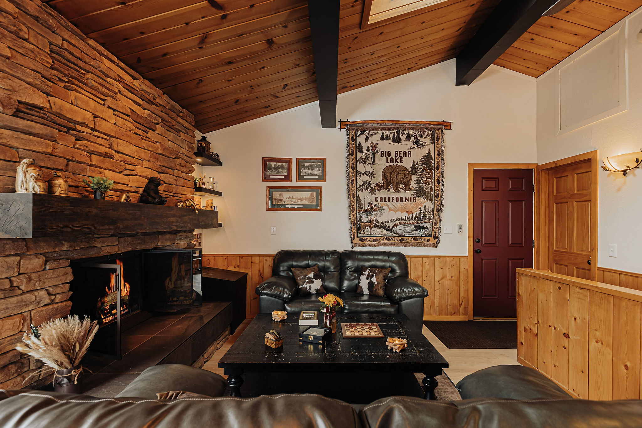 Gianna_Christina_Photo_Sheephorn_Winterland_Cabins_Big_Bear_Lake_CA_Airbnb--14_AXJ