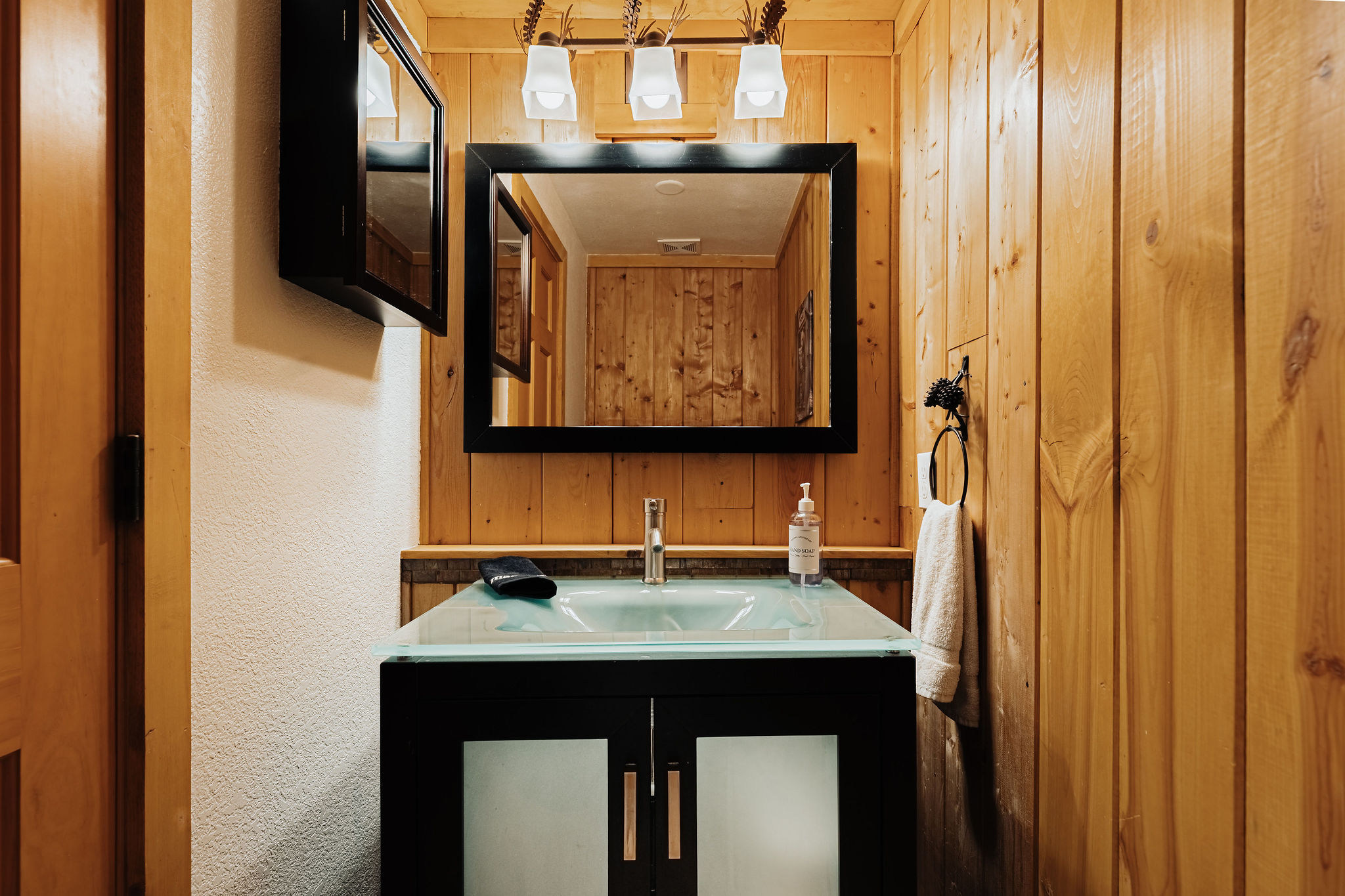 Gianna_Christina_Photo_Sheephorn_Winterland_Cabins_Big_Bear_Lake_CA_Airbnb--22