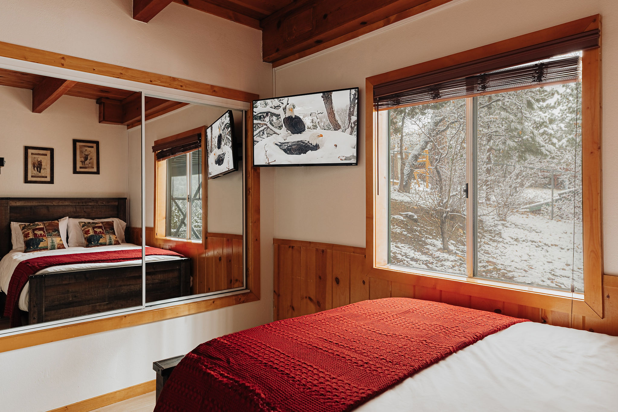 Gianna_Christina_Photo_Sheephorn_Winterland_Cabins_Big_Bear_Lake_CA_Airbnb--4_dOY